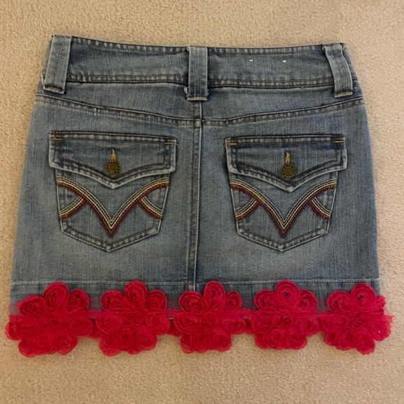 SO embellished Jean skirt-size 0 like new - Picture 4 of 7